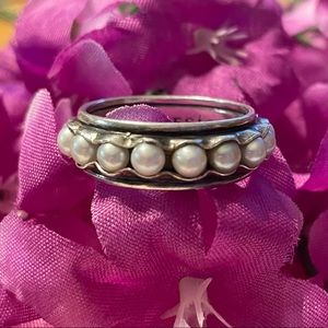 Silpada Sterling Silver Nested Pearls Ring R2209